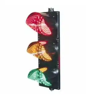 FM10D-CN Controlador de semáforo para intersecciones urbanas, señales vehiculares y peatonales, opera local y control por fases de Fama Traffic