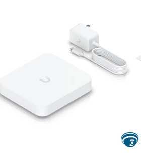 UXG-Max Gateway UniFi 2.5GbE multi-WAN compacto con IDS/IPS 2.3 Gbps, 5 puertos 2.5G y SD-WAN sin licencias,  firewall capa 7