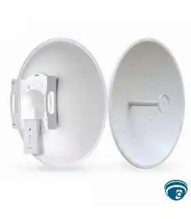 AF-5G34-S45 antena dish 5 GHz 34 dBi slant 45° para enlaces PtP, alta aislación, montaje universal y RF jumpers intemperie