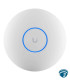 U7-LR access point WiFi 7 Long-Range de techo con 5 streams, PoE y puerto 2.5 GbE para redes empresariales